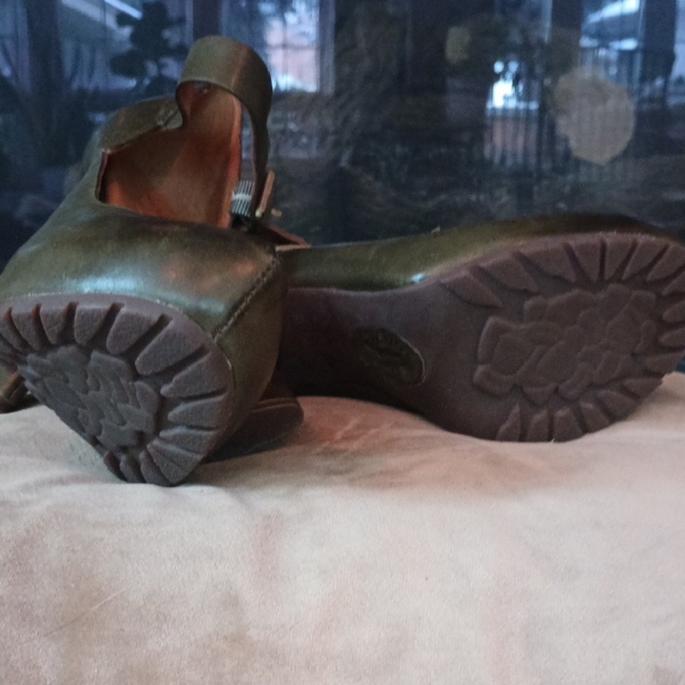 Kork-Ease Olive Green Mary Jane Platform Heels - Picture 2 of 7